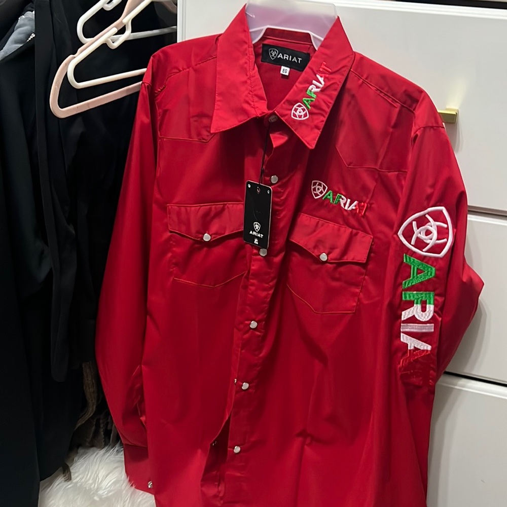 Red Ariat top